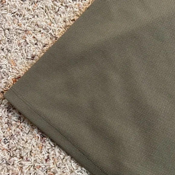 Olive Green Size Small - Picture 2 of 4